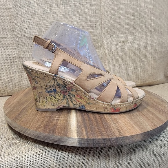 Born Concept Shoes - BOC Born Sandals Floral‎ Wedge Heels Tan Leather Slingback Women's Size 10 Boho
